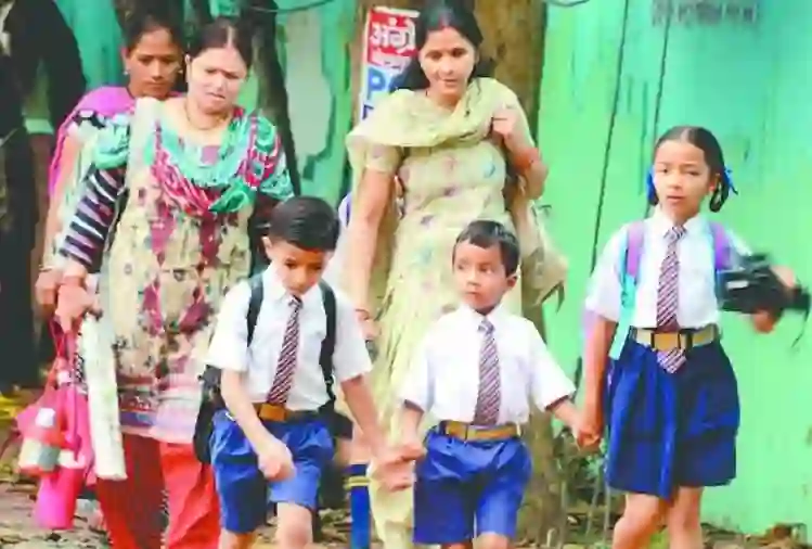 Rainy holiday  of यूपी में बारिश का कहर : 17 व 18 को प्रदेश में स्कूल-कॉलेजों सहित सभी शिक्षण संस्थानों को बन्द रखने के निर्देश